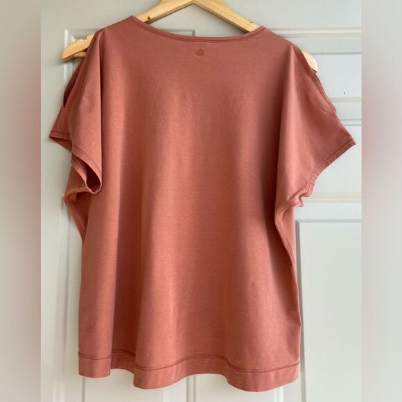 Lululemon Women’s Short Sleeve Tee Size 2 - Picture 9 of 11